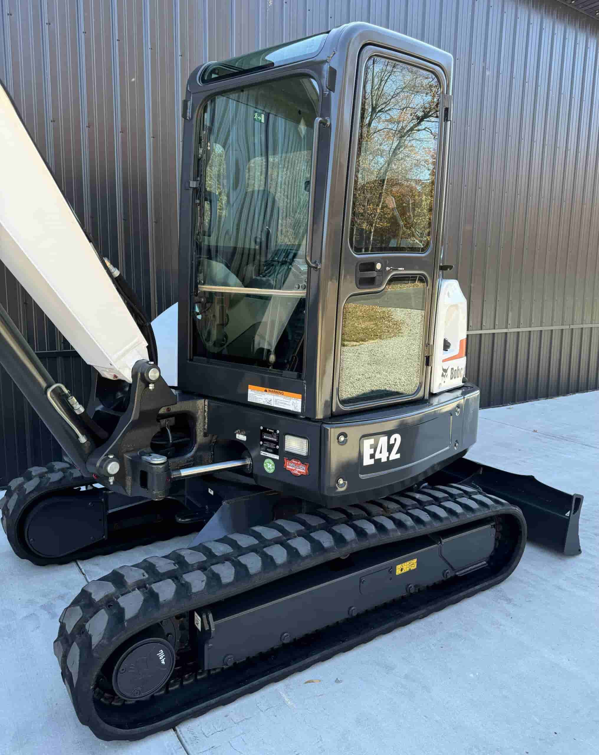 2016 BOBCAT E42 ONLY 716Hrs
